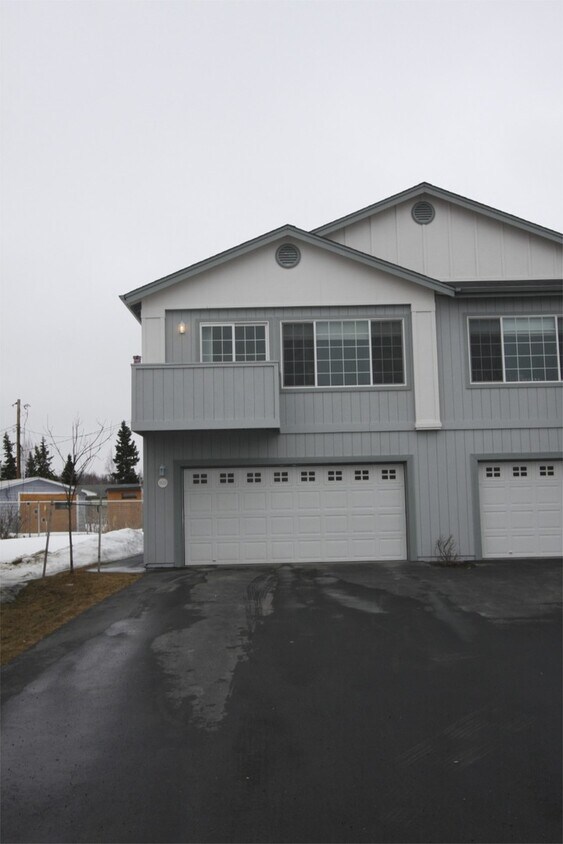 Foto principal - 3 Bedroom East Anchorage Condo!