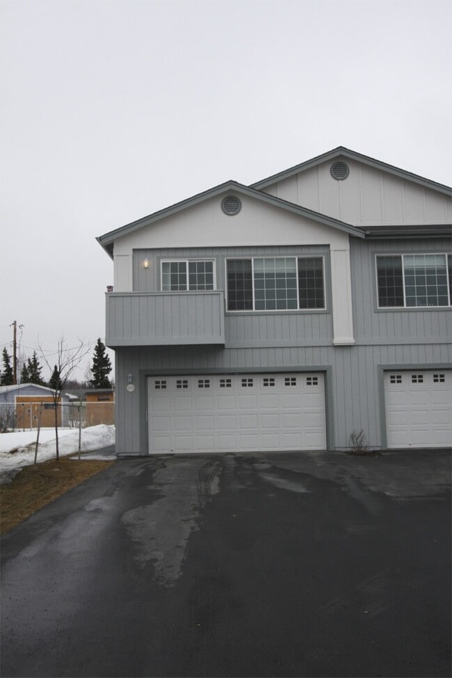 Building Photo - 5633 Sapphire Loop