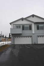 Building Photo - 5633 Sapphire Loop