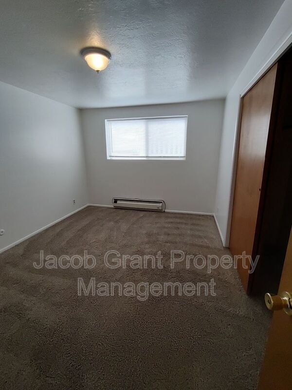 Building Photo - 756 Wayne Ave