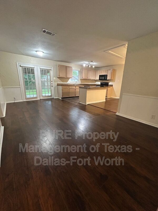 Building Photo - 3428 Statler Dr