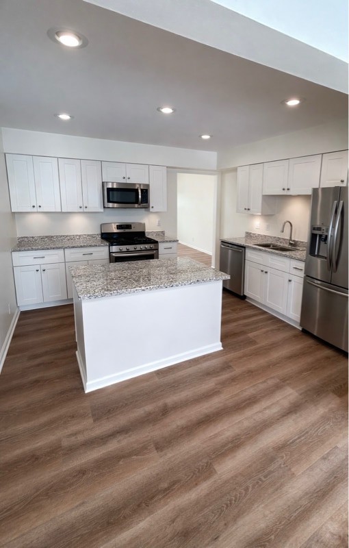 Building Photo - 402 Elmwood Dr