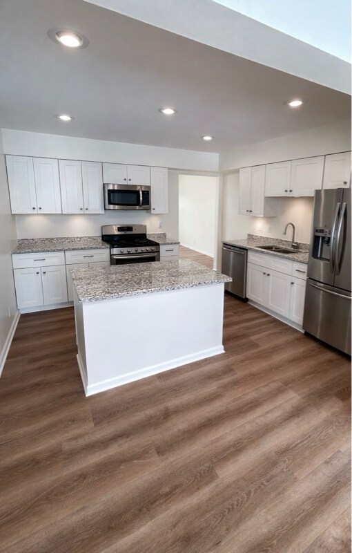 Foto del edificio - 402 Elmwood Dr