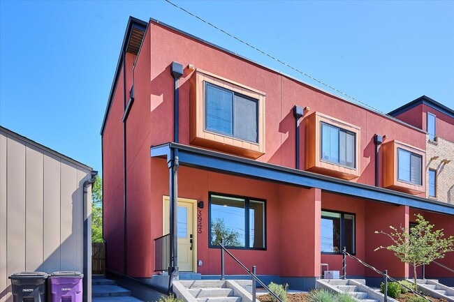 Building Photo - 3943 W 12th Ave