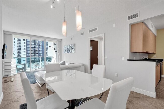 Foto del edificio - 350 SE 2nd St