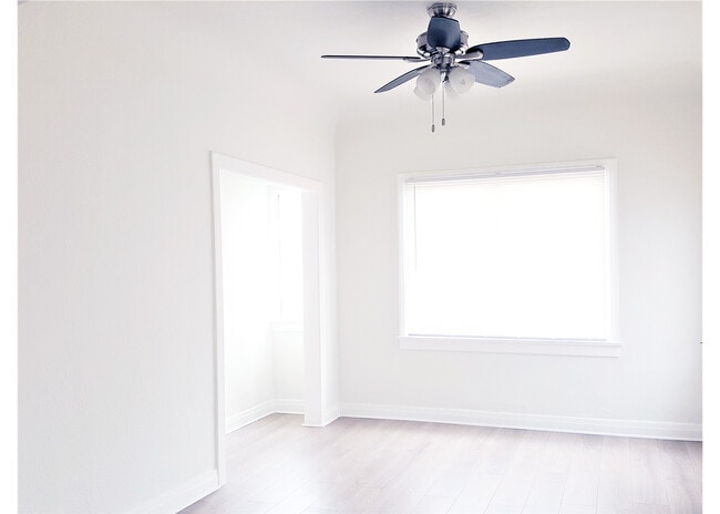 Building Photo - 1524 E 52nd St