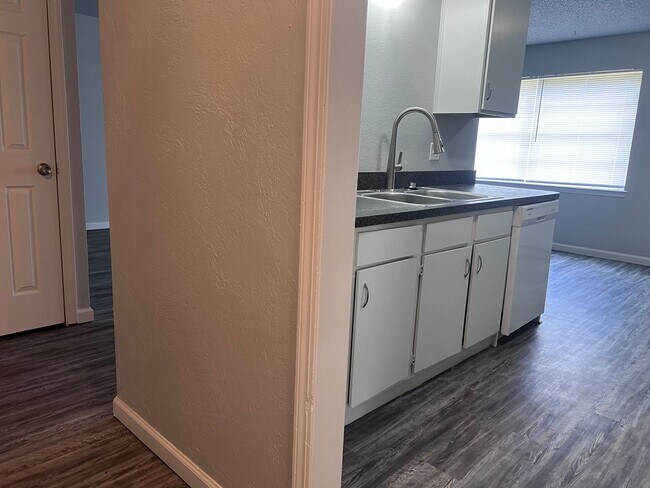 Foto del edificio - 14456 NE 4th St