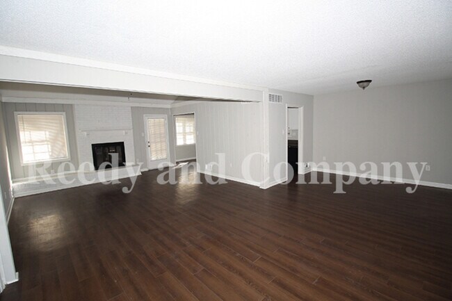 Foto del edificio - 4106 Silverleaf Rd