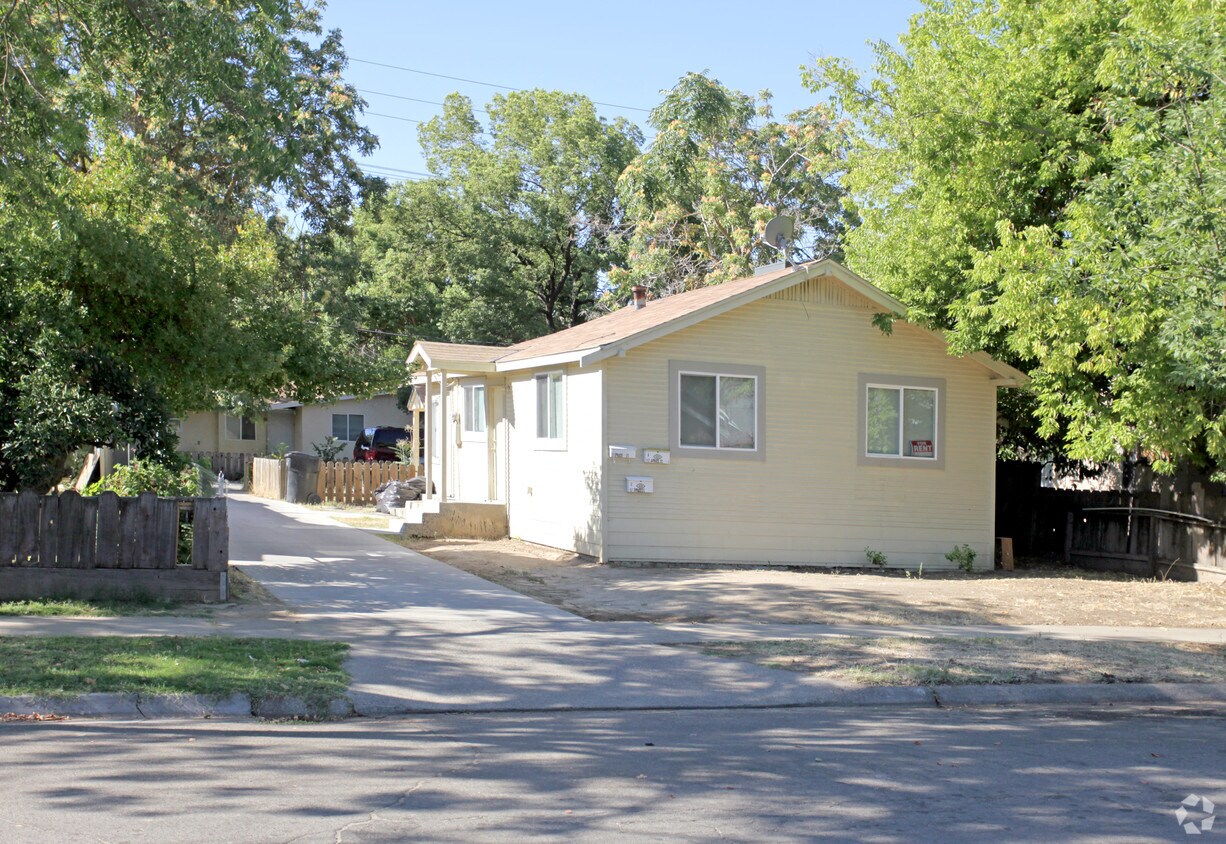 Primary Photo - 117 Spruce St