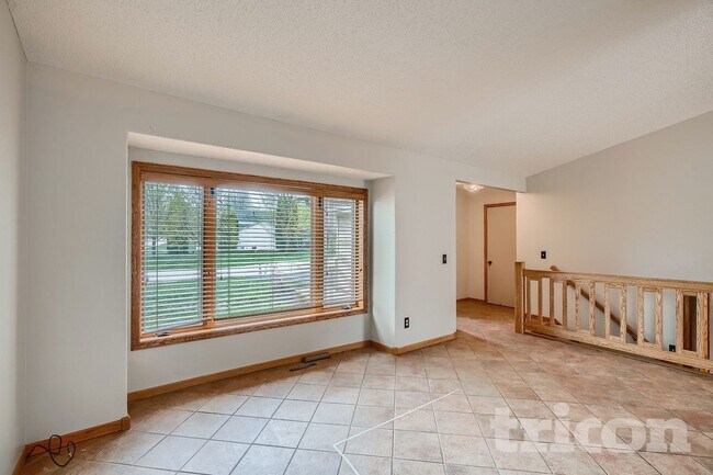 Building Photo - 9319 93rd St S