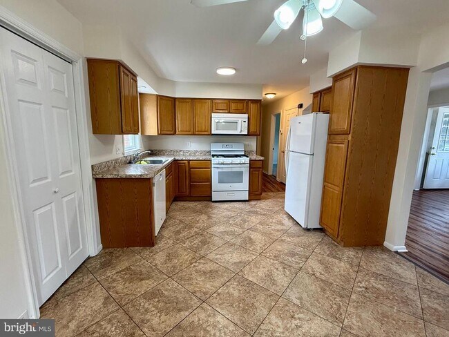 Foto del edificio - 1132 Howard Ave