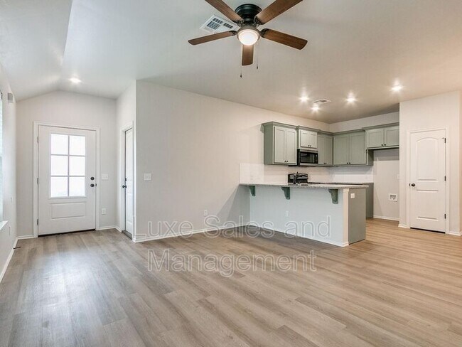 Foto del edificio - 10717 Lawson Pl Rd