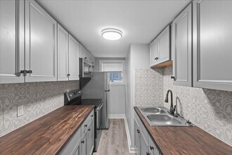 Building Photo - 43-47 Willow St