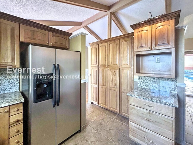 Foto del edificio - 3118 Squaw Valley Dr