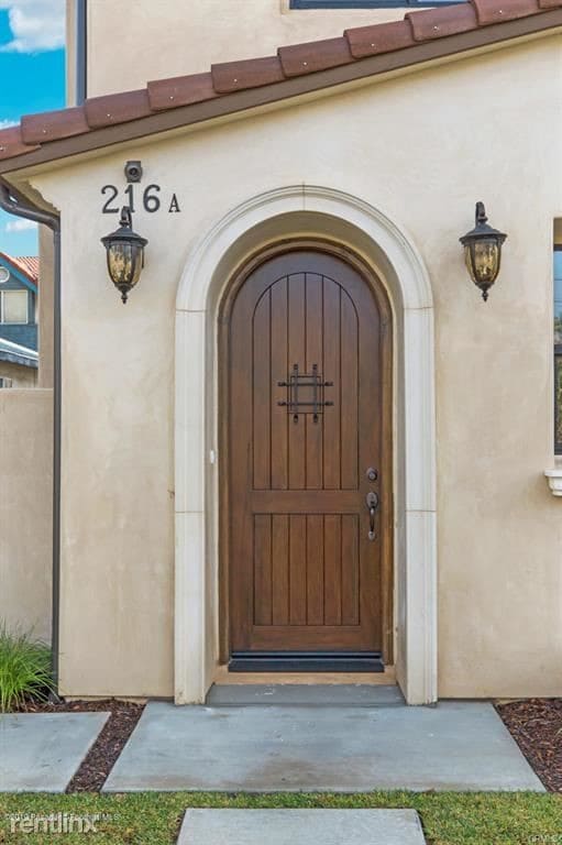 Building Photo - 3 br, 3.5 bath Townhome - 216 S 3rd Ave # A