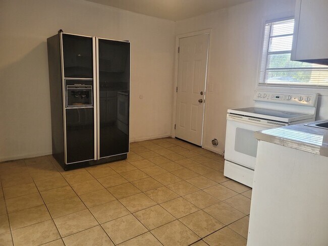 Foto del edificio - 317 E Florida St