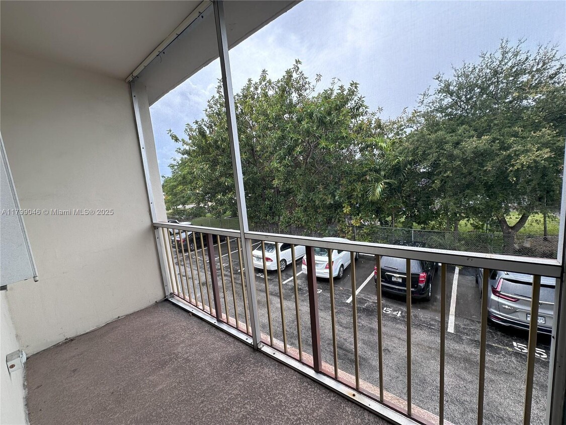 Foto principal - 415 NE 2nd St