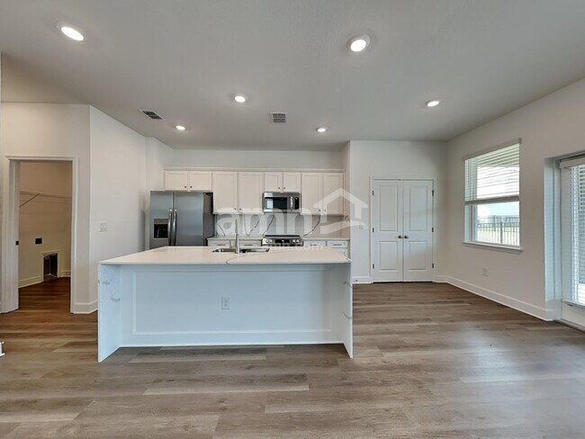 Foto del edificio - 16434 Cheyanne Ct