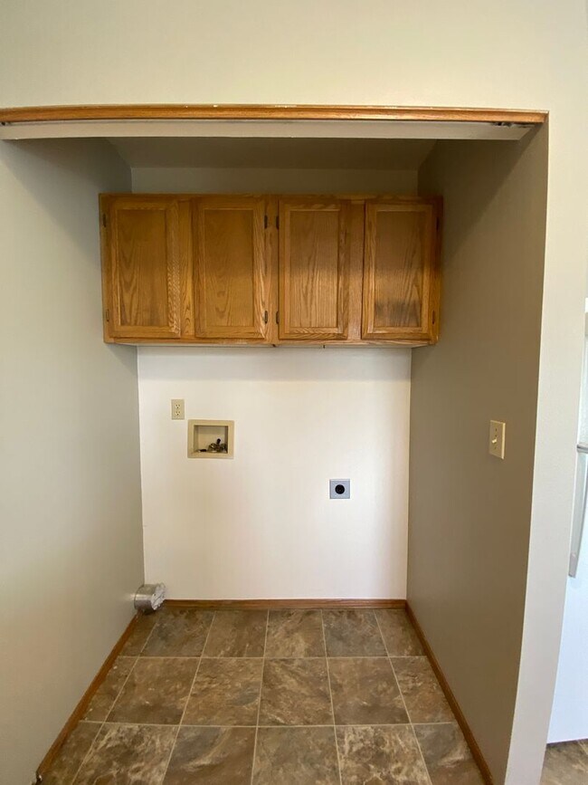 Foto del edificio - Your Next Home Just Checked Every Box! Private backyard. Attached garage. Zero compromises.