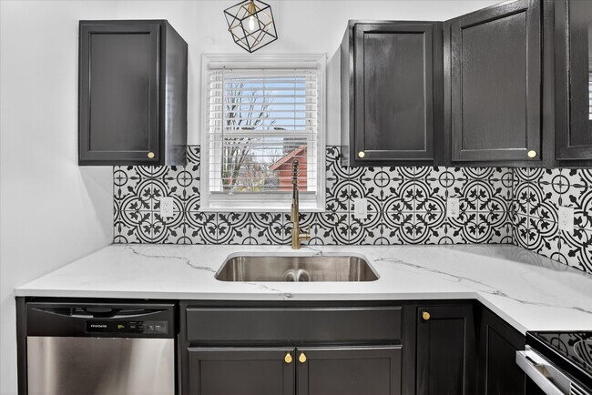 Building Photo - 509 McDonald St