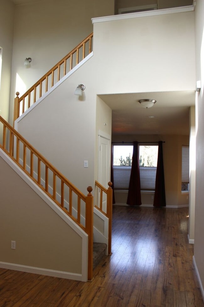 Building Photo - Westside Bend Home Near Old Mill | Spacious Layout & Fenced Yard