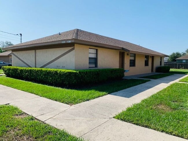 Building Photo - 3931 Spoonbill Ct