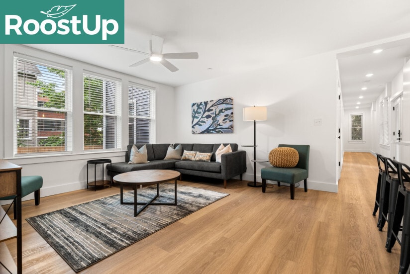 Foto principal - New RoostUp Furnished Private Bedroom with Ensuite Bath in the Mission Hill Neighborhood of Boston!