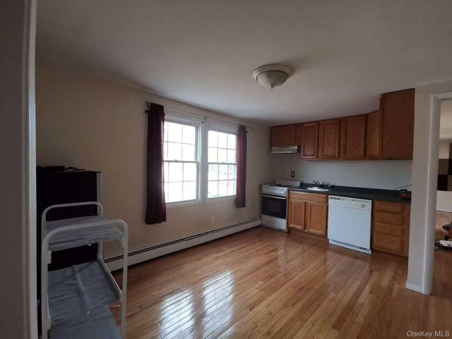 Building Photo - 7 Grange St