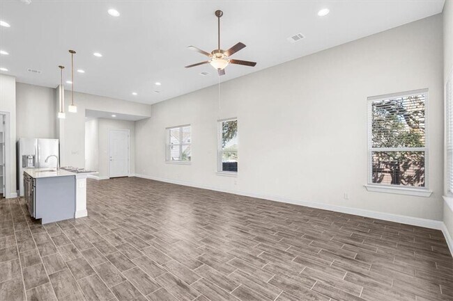 Building Photo - 600 C-Bar Ranch Trl