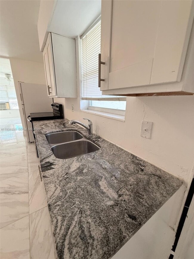 Foto del edificio - 4265 SW 51st St