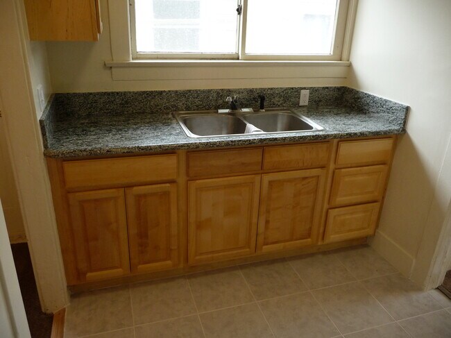 Cocina - 1 - 213 W Dexter St