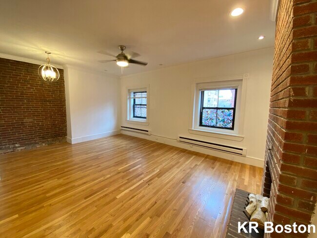 Building Photo - 315 Commonwealth Ave