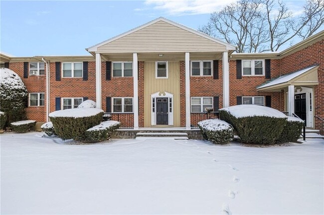 Building Photo - 70 Carroll Ave