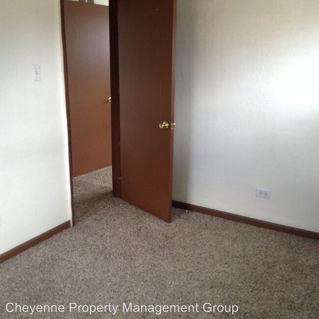 Building Photo - 2607 Poplar Ct
