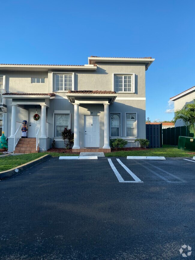 Doral Terrace Low Apartments for Rent Doral, FL 5 Rentals