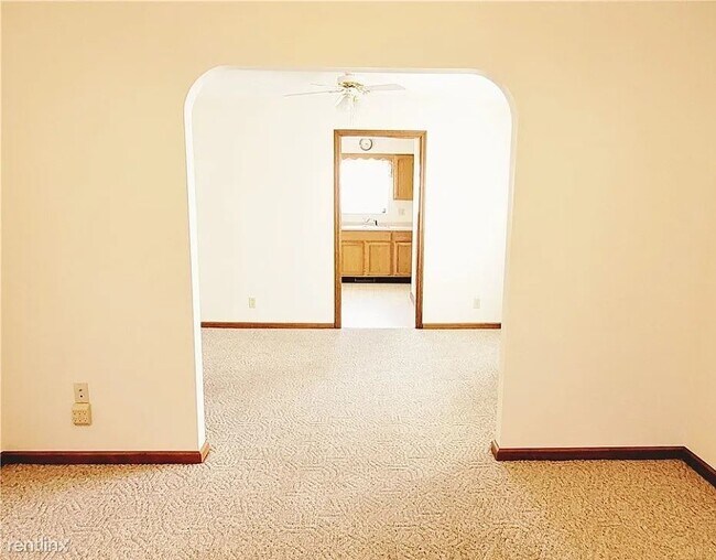 2 br, 1 bath House 810 34th St House Rental in Vienna, WV