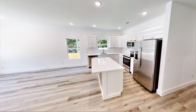 Building Photo - 442 Blume Rd