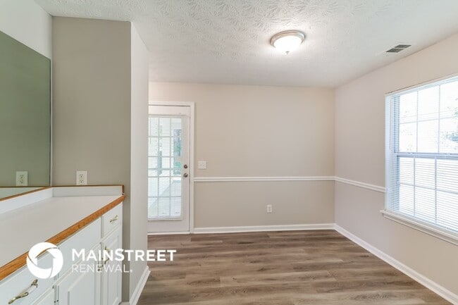 Building Photo - 2145 Michael Ct