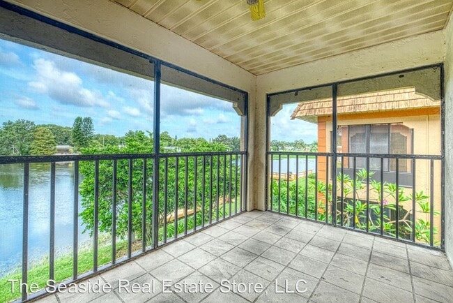 Building Photo - 10190 Seminole Island Dr