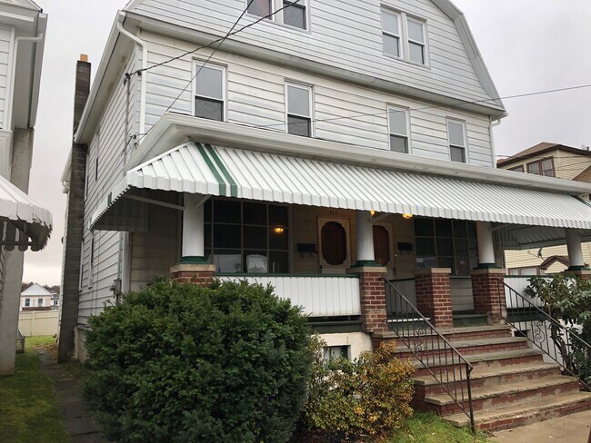 Building Photo - 570 Fellows Ave