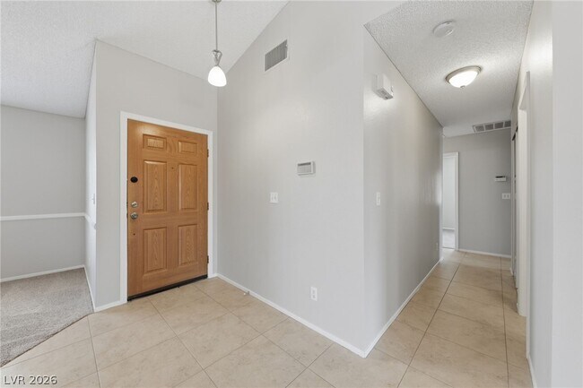 Foto del edificio - 735 Stonecliff Way