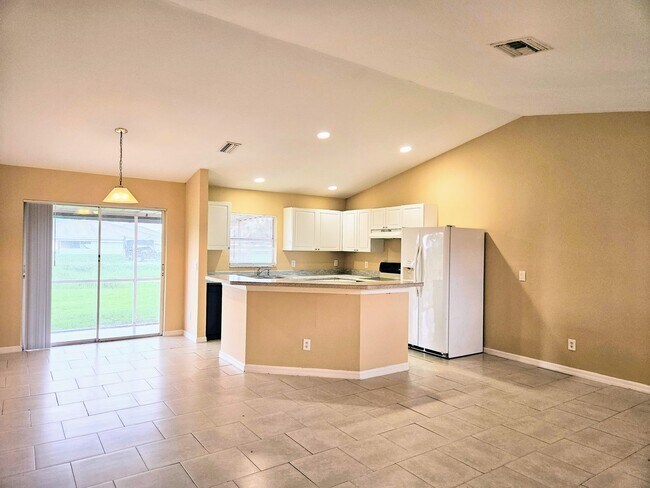 Foto del edificio - Move-in Ready 3 BR & 2 BA