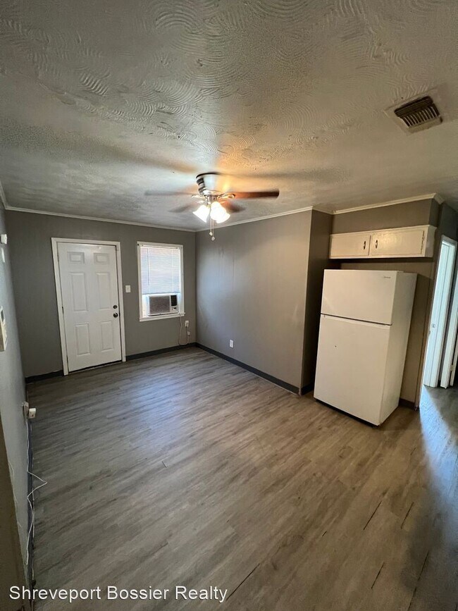 Building Photo - 3 br, 1.5 bath House - 8509 Range Lane