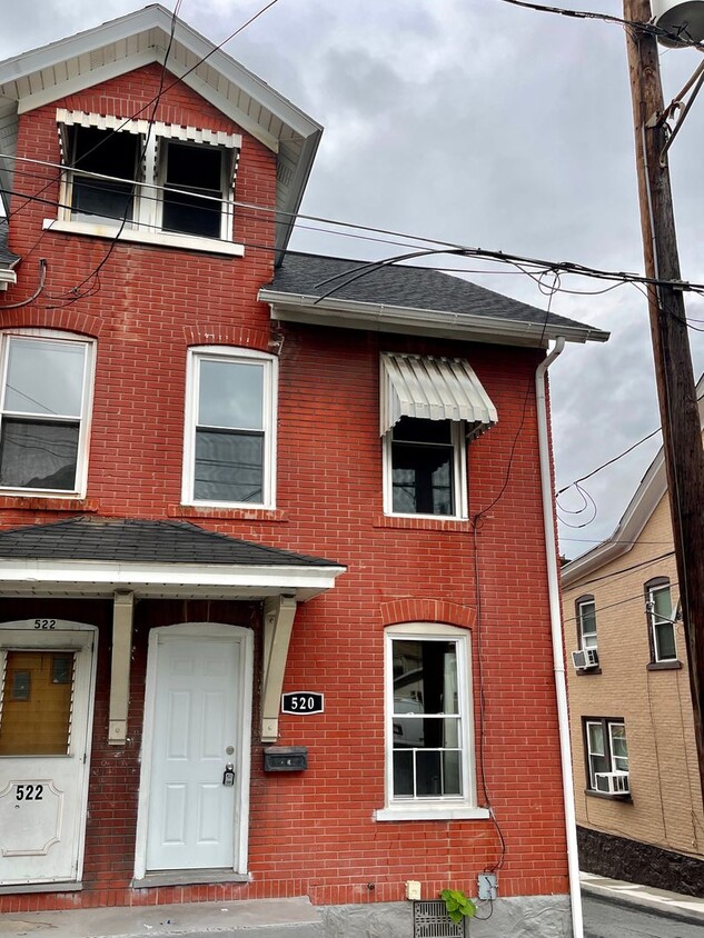 Primary Photo - THREE BEDROOM HOUSE near Lehigh University...