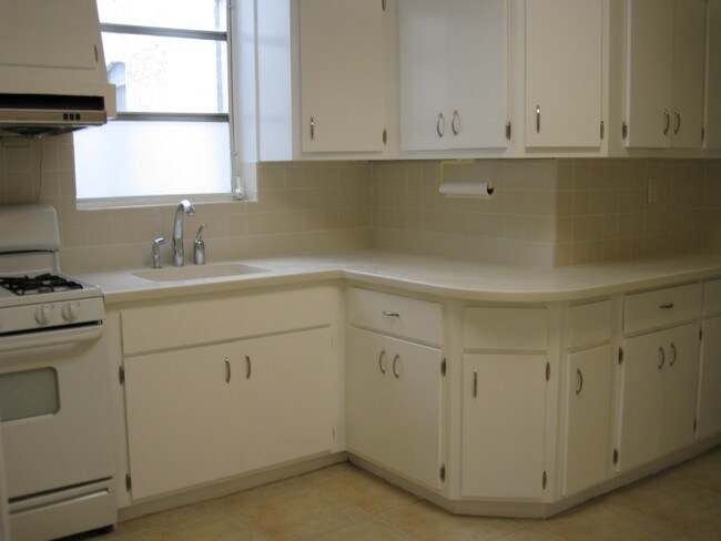 Building Photo - 22 Parrott Pl