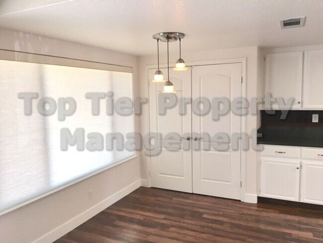 Foto del edificio - Beautiful 4 Bed / 2 Bath / 2,660 sqft Sing...
