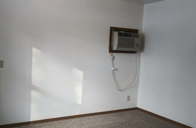 Foto del edificio - 300 Knoll Creek Dr