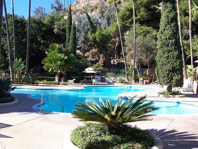 Foto del edificio - 6202 Friars Rd