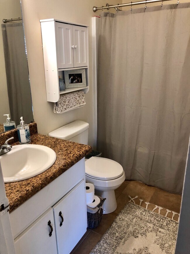 Foto del edificio - 205 John M Long Dr