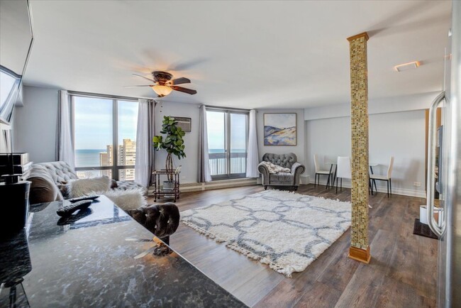 Foto del edificio - 6166 N Sheridan Rd